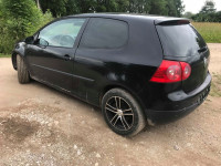 Volkswagen Golf 5 2004 - Car for spare parts