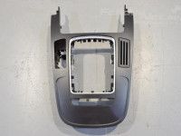 Audi A4 (B8) Gear lever cover Part code: 8K0864261  V10
Body type: Sedaan
Eng...