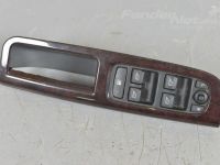Volvo V50 Electric window switch, left (front) Part code: 30773427
Body type: Universaal
Engin...