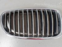 BMW 5 (F10 / F11) Grill, right Part code: 51137412324
Body type: Universaal