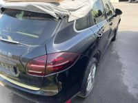 Porsche Cayenne 2011 - Car for spare parts