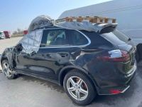 Porsche Cayenne 2011 - Car for spare parts